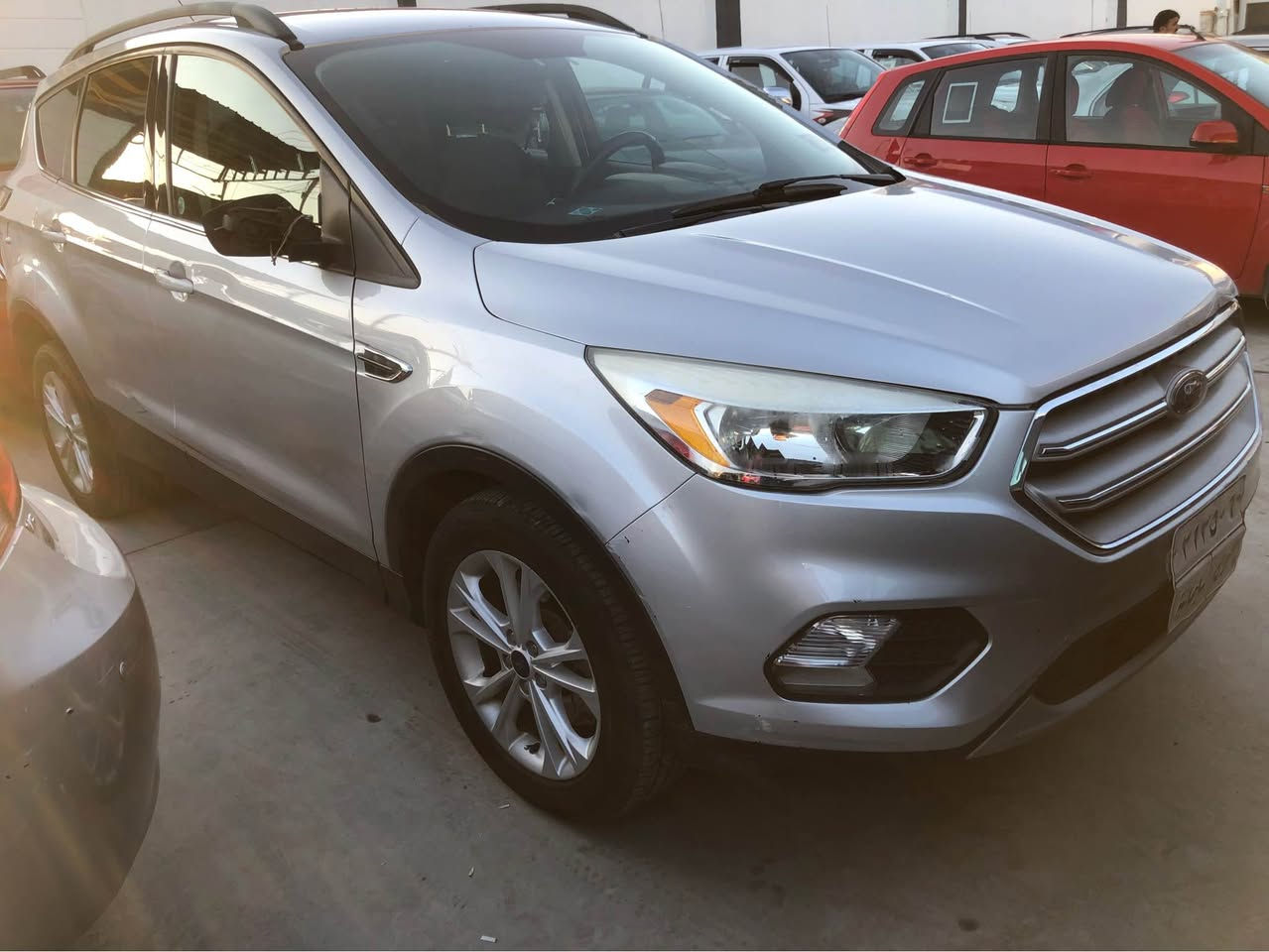 سلام علیکم
فۆرد اسکەیپ ٢٠١٨ بۆ فرۆشتن 
وارد امریکی کۆدی دەرگا توڵی سەقف برێگ بەسمە کامێرا بیلادی  ١٠١ هەزار حقیقی ڕۆیشتوە
مەکینە ٢٠ تۆربۆ تاک ئەکسل
سەیارەکە تەنها دەرگای سندوق بۆیاخە بێ ناو گرتن بێ ایرباگ  پێشی کەپسە وێنەی سۆنەرەکەم داناوە 
گێڕ و مەکینە بە شەرت سەیارەکە ماڵی دۆستە 
نرخی ١١٠ گەڵا و معامەلەی هەیە
***********
لە سلێمانی السليمانية, العراق
