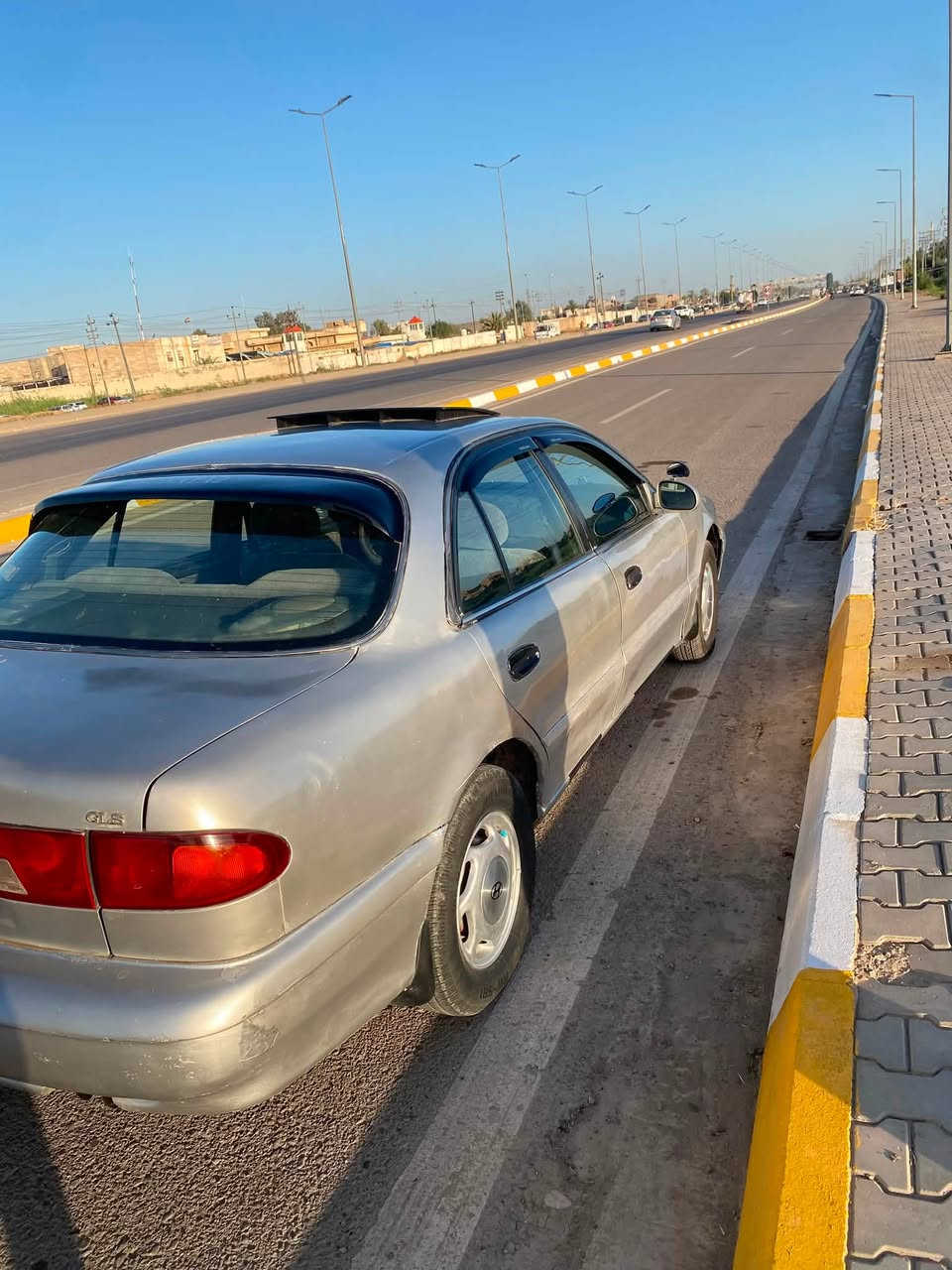 سوناتا 2 موديل 94 سيارة خير من الله كير ومكينة مكفولات التبريد قبل ايام جان شغال يرادلة شحن وتبديل رولة كمبريسر كله ب100 الف يرجع شغال السيارة رقم بغداد دولي مابيها اي نقص تخم تاير جديد فقط نقصهاسنوية ساقطه 2026 بشهر الخامس راعيها موجود يريد تحويل مكاني ديالى الخالص رقم الهاتف *********** سعرها 42 وبيها مجال للشراي
