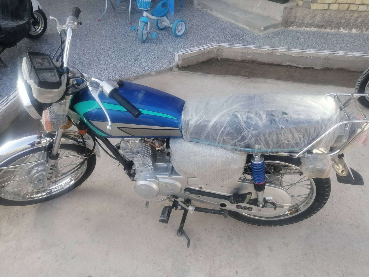 للبيع دراجه اربعه كير مديل 25 أوراق سكنر دراجه بجيس السعر الاستفسار الاتصال على الرقم ***********او
