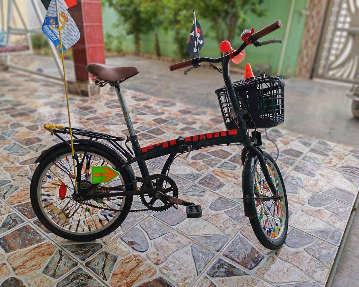 سلام عليكم 🤝🏼بايسكل🚲للبيع
طبعاً البايسكل مامستعمل حييلل

البايسكل حيل نضيف امام مموضح بالصورة

سعر 75الف وبي مجال بسيط
تلفون***********
