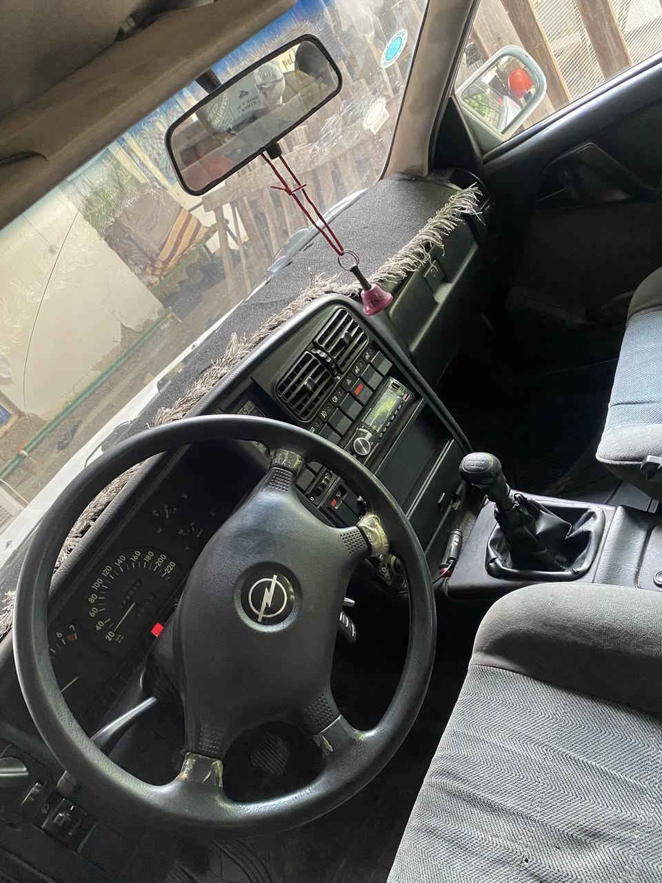 اوبل اوميكه موديل ٩٢ للبيع

***********
