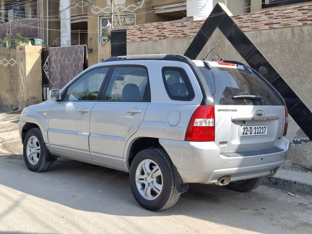 السلام عليكم للبيع او المراوس كيا سبورتج موديل ٢٠٠٨ وارد خليجي مكفوله كفاله عامه من الدعاميه للدعاميه محرك ٢٧٠٠ فور ويل ارقام وهزه جديد لل ٢٠٣١ تخم تاير جديد صدر امامي خلفي جديد ماشيه ١٥٠ كيلو شاشه كهربائيات كلها شغاله السعر ١١٨ وبيها مجال بسيط 
مكاني الدوره ابو دشير 
رقم الهاتف *********** بغداد, العراق
