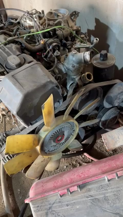 محرك و كير جامبو 300 للبيع محرك يشتغل بس كايم تفرعاته كلها جديده وشغاله كير حاويه قبل شهر شديته مكاني بغداد المدائن فلكة سلمان باك للاستفسار ***********
