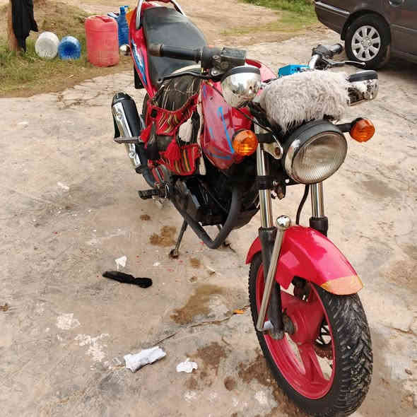 السلام عليكم دايوان اوراق كامله مابيهه نقص كلشي موديل 14سعر 10000بيهه مجال حك لجيه عنوان واسط عزيزي رقم ***********)
