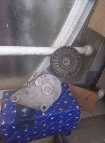 السلام عليكم شباب من رخصة الأدمن 
عندي غراظ مال بيجو سمند للبيع 
ظاغطه ١٥ مع رولا جديد ايساكو 
راديتر تبريد جديد ٣٠ 
سلف جديد ٢٥ الف 
جوك تبريد ٢٠ 
بور ستيرن جديد ٣٠ الف 
مراوح تفصيخ مع ماطورات كلهن ٢٥
حساس صالنصه بيجو حديث فيشه خظرة ٢٥
حساس صالنصه تفصيخ عام ١٠
مجاول بيجو سمند جديد ٢٠
فلنجات خلفيات ١٥ الف
فلنجات امامي ١٠
