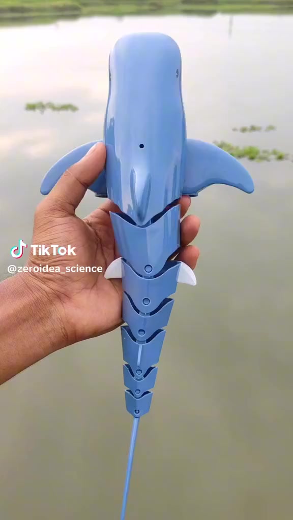 ‏🦈 قرش سباحة بالتحكم عن بعد – SWIM SHARK (جديد)
‏لعبة مميزة وممتعة للأطفال، تصميم واقعي يسبح داخل الماء مع مؤثرات رائعة 🌊
‏✨ المميزات:
‏• تحكم عن بعد بتردد 2.4GHz بدون تشويش
‏• يسبح داخل الماء بحركة واقعية
‏• خاصية رش الماء من الفم
‏• إضاءة جميلة أثناء التشغيل
‏• مناسب للمسابح والأحواض


**إذا كنت صاحب هذا الإعلان وتريد حذفه لأي سبب، رجاءا أرسل رسالة إلى الدعم الفني**