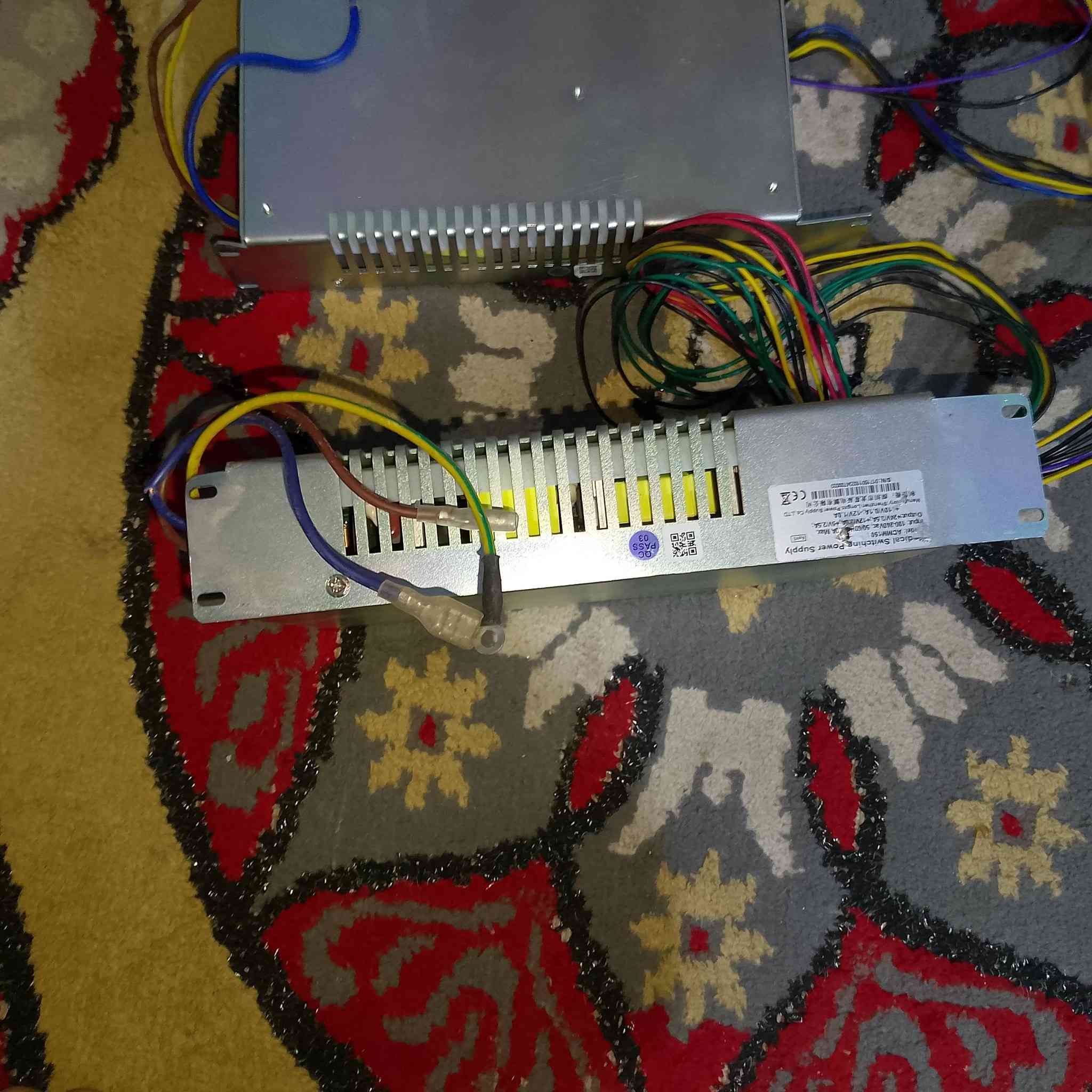 سلام عليكم خوان غراض مستخدمه نضيفه كلش شغاله مكاني كربلاء حي العامل السعر عله هاذه  الرقم ***********بي وتساب
