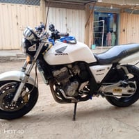 سي بي 400 • مكينة نضيفة • أوراق كمرك