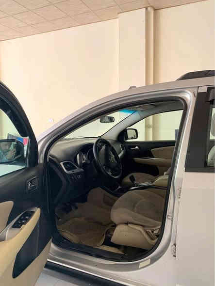 دوج جورني موديل 2011 مواصفات SXT
3قطعه و نيف صبغن بي داخلي و بي دوسه و بي دكمه
پيش و پاش كبسن ايرباك شرتن نه فه بينه . مه كينه 6 بستن
گير و مه كينه و تبريد شرتن مه كينه نه فه كريه ب شرته
مواصفات ( 3 مقعدي+بصمه+تبريد مركزي+مانع انزلاق)
سياره يا ل زاخو تحويل شرته
سعر:103$ ورقه و مجال 
رقم تلفون كورك+وتس اب: *********** زاخو
