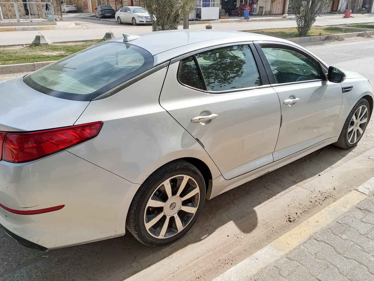 السلام عليكم
اوبتيما 2015 للبيع لا اقساط و لا مرواس
السعر 120 ورقة بي مجال للشراي 
مكانهة الحلة حي النسيج شارع الأقمشة 
حادث بالصور مرفق بالمنشور تبديل بنيد فقط
ماشية 230 الف مبدل مكينة قبل 6 سنوات من وصلت 160 الف يعني المكينة الجديدة ماشية حوالي 70 الف 
الحدادية تبديل جديد حتى الدبلات و قواعدهن جديدة و تايرات قبل شهر تخم جديد
تبريد و تدفئة ممتازة جدا 
السيارة بأسمي رقم بغداد مشروع وطني  
تعجبك السيارة تفضل وبالخدمة ما تعجبك اعبر المنشور بكلمة طيبة

***********
***********
متوفر واتساب على الرقمين 24 ساعة اي تفاصيل أو صورة أو فديو للسيارة تريد ارسلهن الك مباشر
