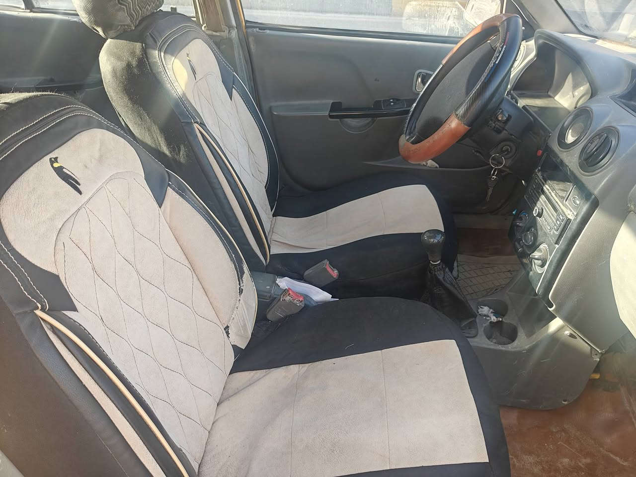 2014 رقم كربلاء مكاني كربلاء
مكينه وكير برايد 
شواصي معمره 
مصفره هيئه وغرامات 
تحتاج ترتيبات شويه مثل بلكات وتك لايت 
ب25 وبيها مجال ***********
