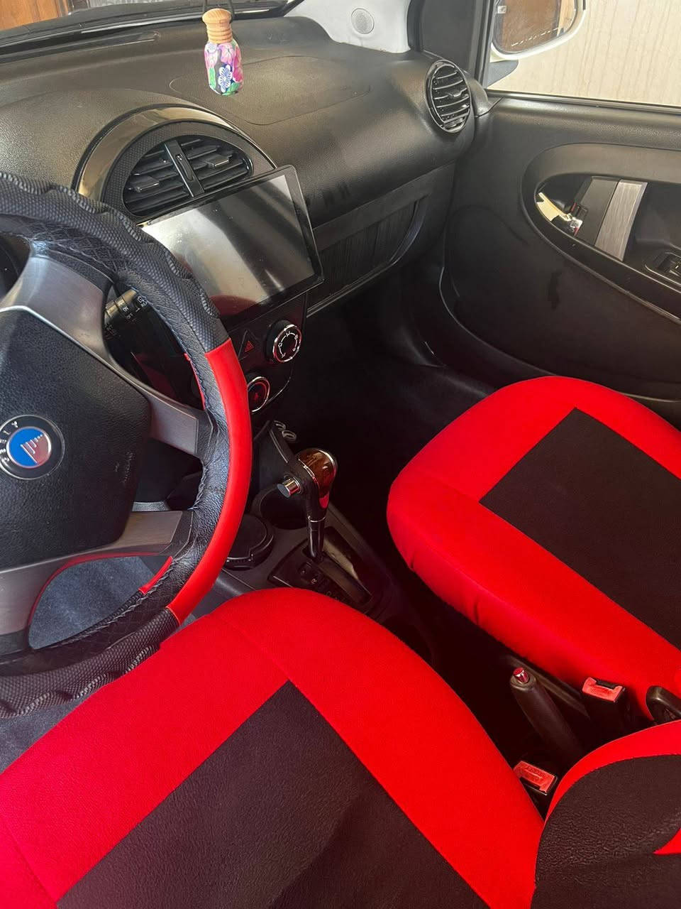 السلام عليكم سياره باندا كروز 2013 رقم سليمانيه 
اوتوماتيك نضيفه بدون صبغ بدون معجون فقط بارد بجاملغ 
60 وبيها مجال مكانها كركوك 
 للاستفسار ***********
