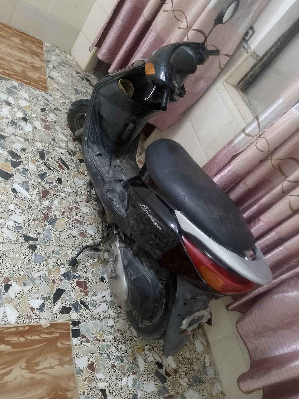 سلام عليكم
دراجة بريز دراجة نضيفه خير من الله 
العنوان بغداد البلديات ماموجود عل فيس السعر 550 رقم الهاتف ***********
