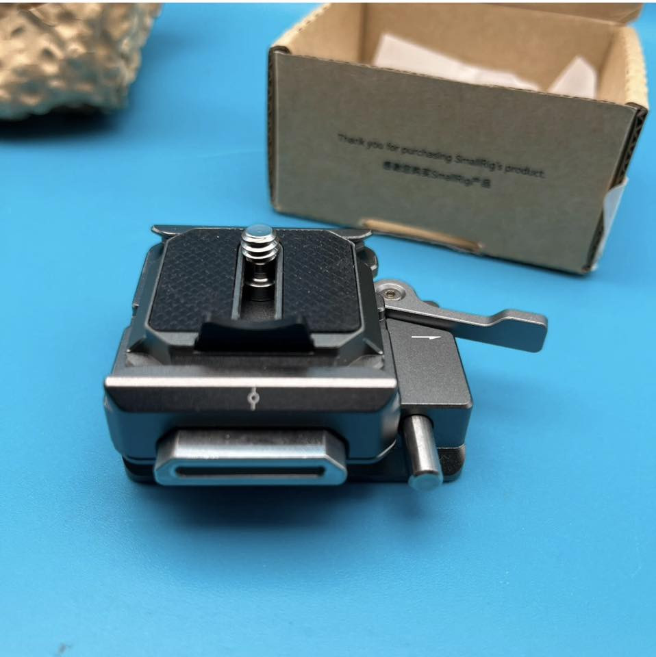 تفاصيلهه اقراهه
هذا المنتج هو SmallRig HawkLock H38 Arca-Swiss Quick Release Plate (طراز 4639).الاستخدام: مصمم خصيصًا لربط الكاميرات بأمان بمثبتات DJI (مثل RS 4/RS 3/RS 2) باستخدام نظام Arca-Swiss.الميزات: يتميز بهيكل سريع الفك مع قفل أمان ومسمار لتحديد الموقع لمنع الانحراف، بالإضافة إلى تصميمه الذي يخفض مركز الجاذبية لزيادة الاستقرار.التوافق: متوافق مع قفصSmallRig HawkLock (HawkLock Quick Release Cage) ويدعم التثبيت من الجانب أو الأعلى / السعر 18 الف


**إذا كنت صاحب هذا الإعلان وتريد حذفه لأي سبب، رجاءا أرسل رسالة إلى الدعم الفني**