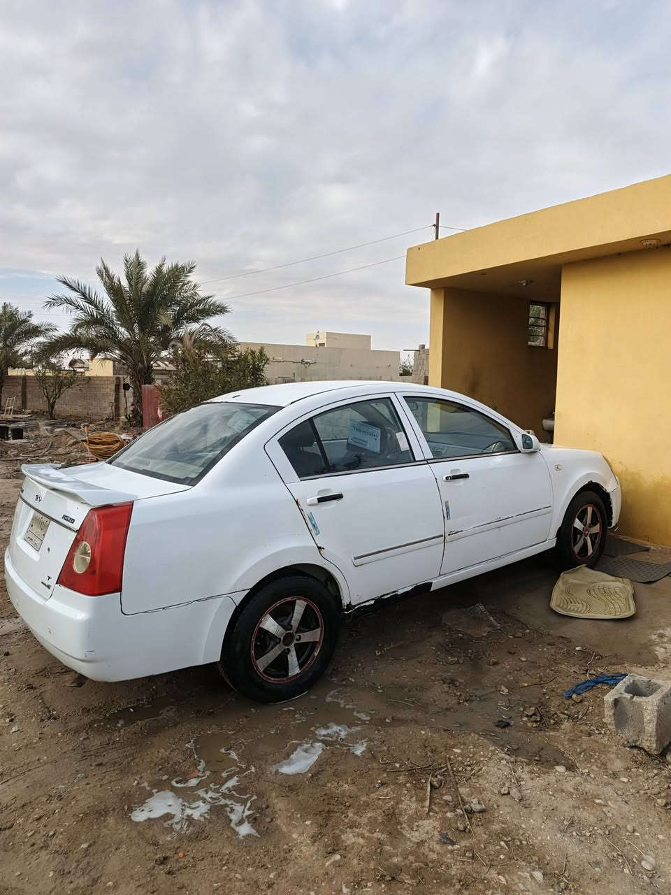 السلام عليكم 
شيري A5 للبيع محرك 1800
كير اوتو تبريد شغال 
رقم انبار خصوصي 
 السعر 30 وبيها مجال 
مكاني القائم العبيدي ***********
