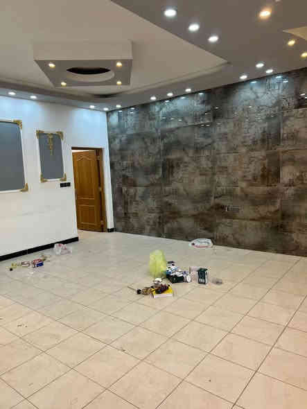 للبيع✅
176م.           20x8.80
بناء نظيف جدا/تصميم ملكي🏛️
طابقين:يحتوي على/
أستقبال-صاله للضيوف-غرف نوم عدد(3)-مطابخ عدد(2)
الموقع📍الشعب-خلف النادي العربي
السعر:430 قابل للتفاوض

مكتب الثقة للعقار🏛️
حي اور-شارع نادي النفط-مقابل مركز سناريا لطب الأسنان
***********📳
***********📳
