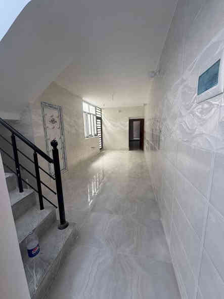 السلام عليكم اللايجار مشتمل 100 متر حي الجهاد الافين زيرو غرفتين نوم صاله مطبخ خدمات هاتف ***********
