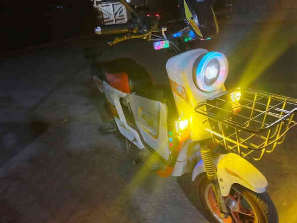 إسلام عليكم
🚲  للبيع دراجة شحن نوع X900 موديل 2026 🔋

الدراجة نظيفة جداً، بعدها بجيس الشركة وما ماشيه هواي.
طرق التشغيل: كارت – سويج – تشغيل عن بُعد – بصمة.🔥

الدبلات  والمحرك ما شاء الله كلهن جديد، والدراجة تخبل من النظافة.🔥

✅ جاهزة تفحص قدامك
✅ ما بيها أي عطل

السعر: (700 )🔥وبيها مجال 
الموقع: (الزعفرانيه )

للتواصل: (***********)
