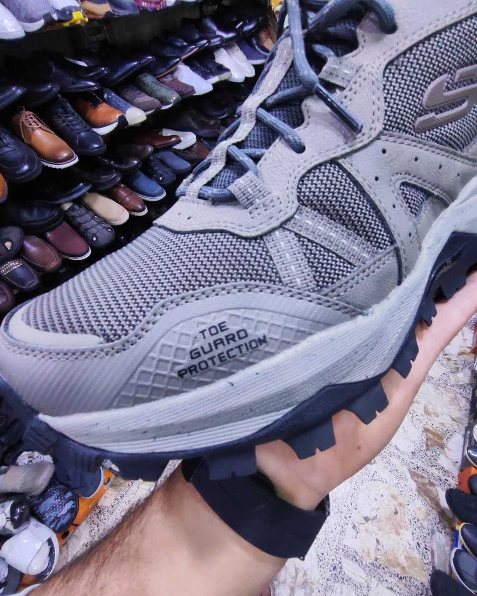 سكجرز جبلي اصلي اورجنال قياس ٤٥ طول القدم ٢٩ 
السعر ١٠٠ ألف شامل التوصيل 
المكان كرادة داخل مجاور دايموند مول في فرع علاء حداد محل الأيطالي الايطالي


**إذا كنت صاحب هذا الإعلان وتريد حذفه لأي سبب، رجاءا أرسل رسالة إلى الدعم الفني**