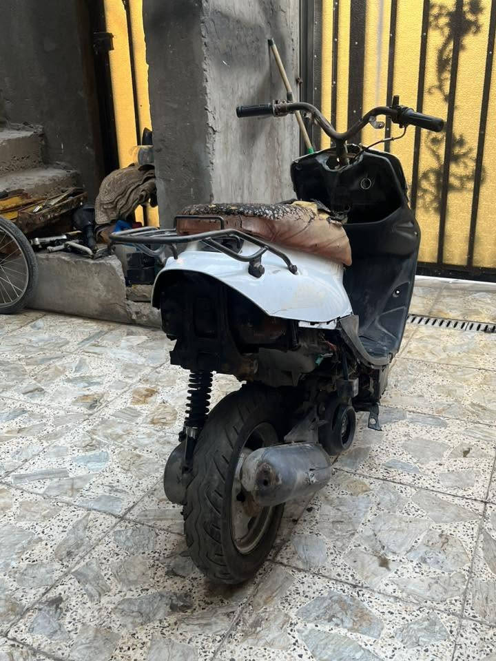 السلام عليكم تسع زروف للبيع غراضها موجوده لحيه والاشاير والعينه ولايت وبك لايت مكينه ناعمه تخبل شلعه ومعدل تطير السعر 100 مكاني معقل وهذا رقمي ***********
