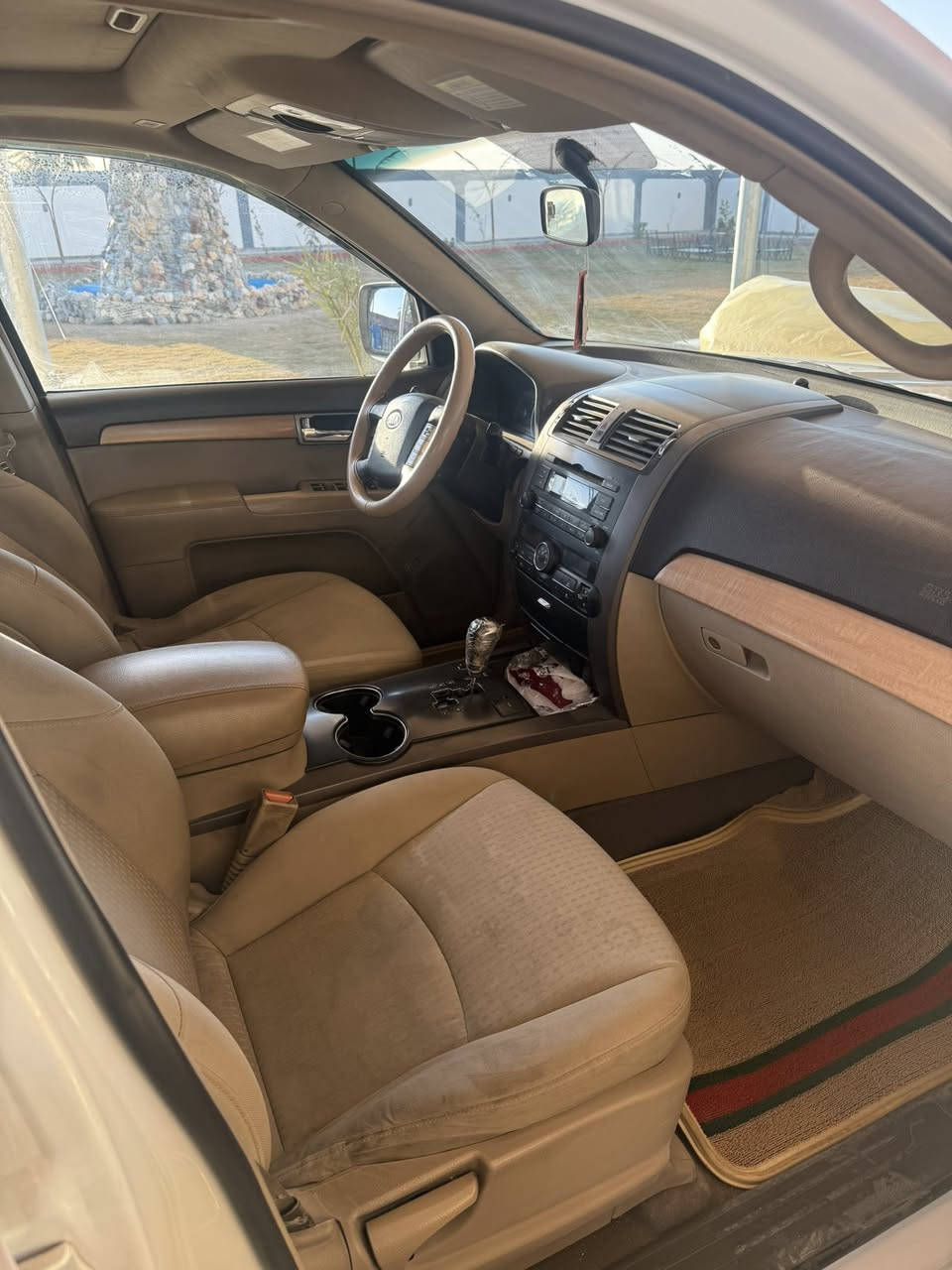 سلام عليكم كيا موهافي موديل ٢٠١٥ رقم بغداد بسمنا
رقم الجديد نكليزي هزه جديده السياره ماشيه ١٤٥ 
تخم تاير جديد حداديه جديد بيه ٤ قطع صبغ ابيعها حزام تبريد شغال السياره جاهزه  المكان الغزاليه
السعر ١١٥ قفل موبايل ***********
