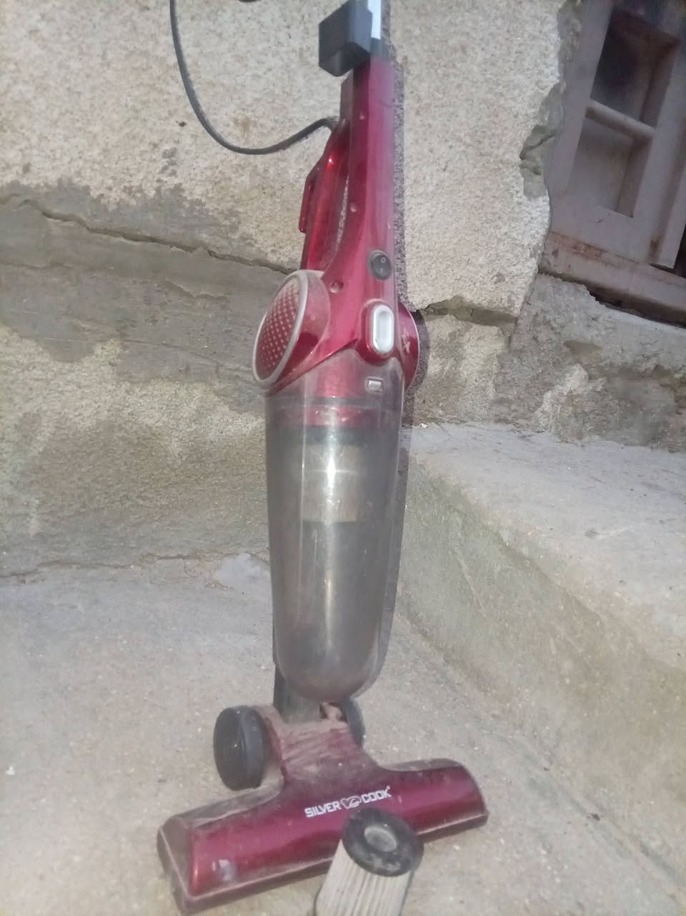 مكناسه كهربائيه مستخدمه شغاله نظيفه 100% سعرها 25 عنواني كربلاء حر الصغير مواصل عالرقم ***********

