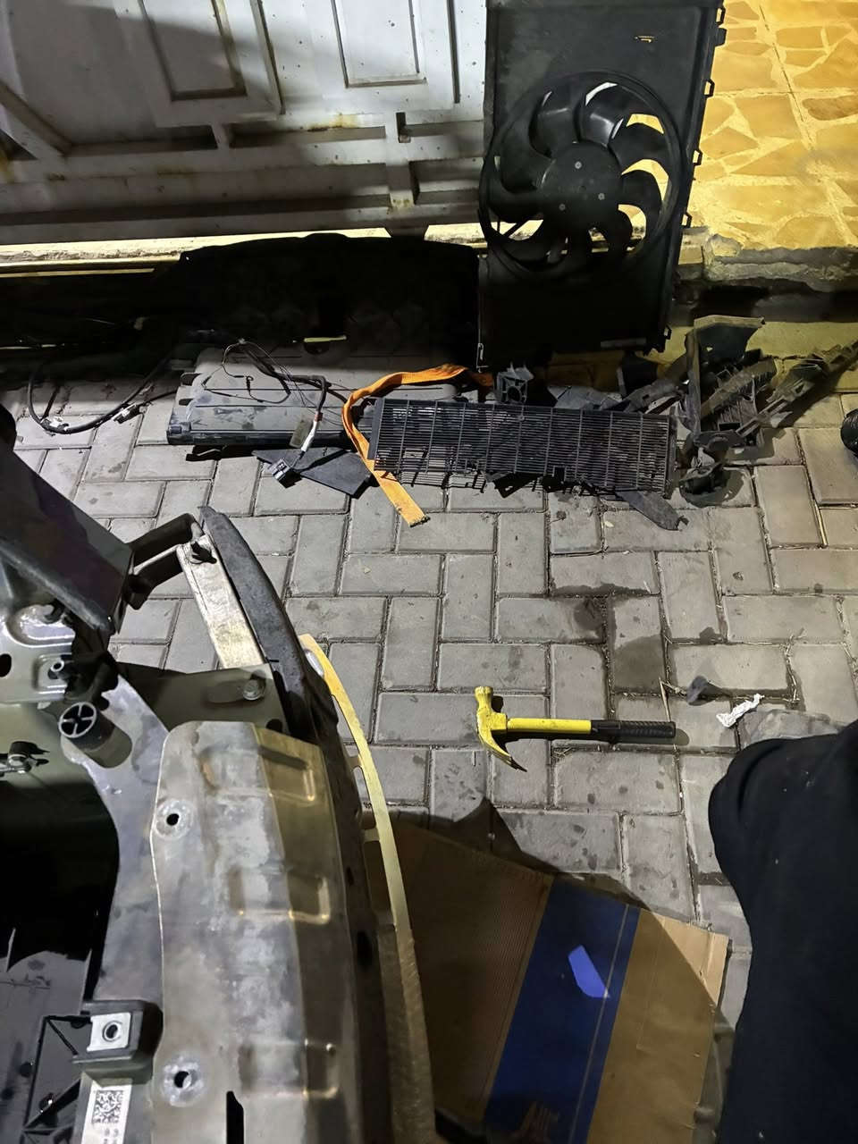 من قلب الحدث ***********أخوكم ابو جان صيانه موقعيه اباب بيتك برمجة تشغيل دخول جديد دورة مي كلشي يخص التسلا
