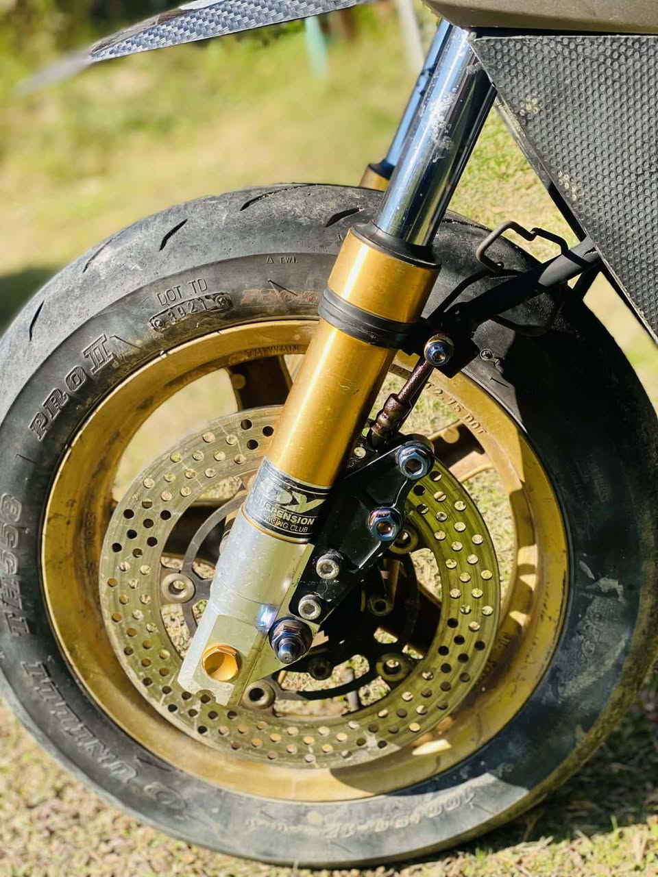 السلام عليكم جبلي للبيع رجاء  المو شراي لا يراسل ولا يخابر مكاني بغداد دراجه صار لها  20 يوم  من ماخذها من الرمبه وبيها وصل مال معرض)) دبلات خلفي
 دبلات امامي
 بكلايت حديث ار 6
 ستان صفح ستيرن
 كربون حقيقي قبق بنزين جيب شوته كاربون قبق كلجات كاسو سبايدر  رياضي صالنصه الرياضي هاوزن رياضي وياله رياضي المشيف ماكو برغي بلادي فارك رياضي بعد بيها هواي شغلات) مكاني بغداد *********** بي واتساب  سعرها مليونين و450 وبيها مجال )
