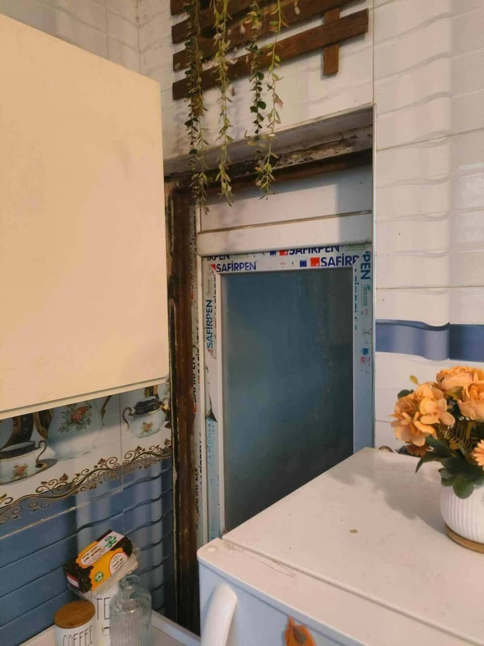 مشتمل للبيع مساحه100طابقين  حي الصحه قرب بيت ابوالنسر //بيع مستعجل جدا . جوه السوك بهواي . سعر88وهم بي مجال. ***********
