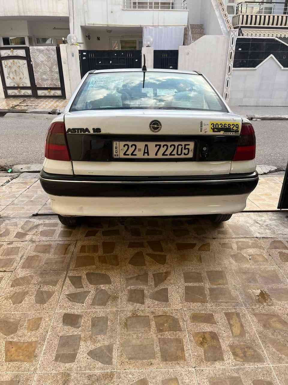 اوبل استرا موديل 93.   حجم 16
رقم جديد اربيل باسمي ثانويه جديد 
بث ثلاث قطعه صبغ فقط 
كهربائيات شغال 
بشاشه ايباد مسجل 
تريد تحويل تريد وكال
موقع اربيل 
اصلا اني من موصل بس ساكن اربيل 
سعر 52 بمجال بسيط 
رقم تليفون.  
  ***********
