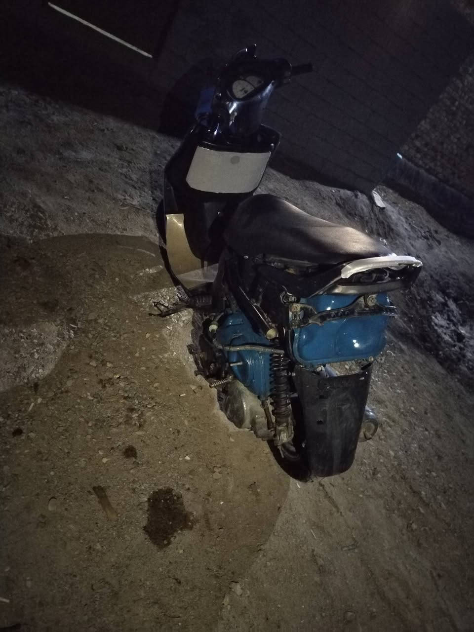 دراجه للبيع نضيفه وتخبل ومكينته ناعمه وتجفيت شركه تخم تاير نضيف مكاني ناصريه قضاء نصر لهاتف ***********
