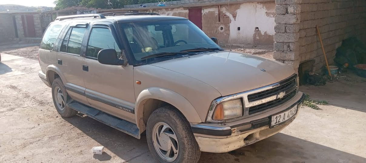 السلام عليكم
شوفرليت بلايزر
موديل 95
محرك كير اكسن شرط
صدر نص عمر
رقم نينوى دولي بسمي
شرط التحويل
للبيع او مراوس
 واتساب ***********

