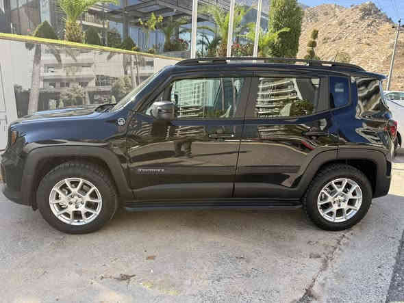 Jeep Renegade 2022 4X4
سيارة جيب  رينيكد
 
المواصفات

دبل اكسل
تحديد مسار
رادار امامي و خلفي و حساسات
كوشن كهربائى+خزن
بريك اوتو هولد
لايت فول ليد اصلي
دوسة
السيارة ماشية فقط 31000 mi 
شاشة كبيرة بلادي 
سيستم سماعات JBL
عجلات جبلية جديدة 
السيارة دخلت كلين تايتل و مرقمة دهوك شهر 8/2025
اضرار الحادث في المرفق
السيارة فول ما بيها ولا نقص ابد
سعر السيارة 165$ مجال قليل
للاستفسار *********** واتساب
العنوان دهوك
