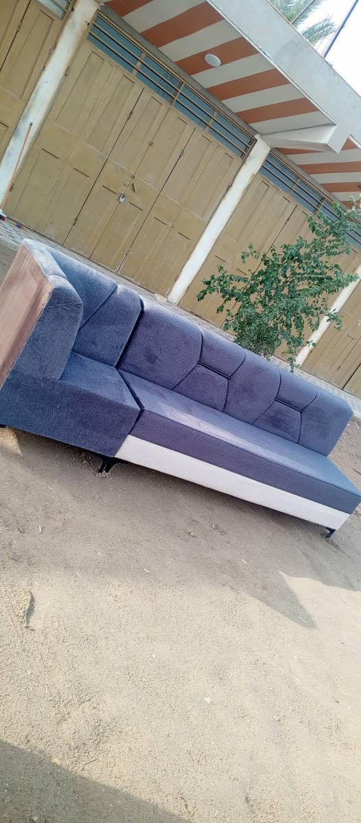 🔥  انتاج اليوم مودرن مميز🔥🔥
معمل العزاوي لإنتاج انواع التخم والدواوين حسب الطلب بالمواصفات التالية 🌷 

بلوك اسود بلايوود ✅ 

خشب روسي ✅ 

الهيكل كامل بلوك اسود بلايوود ✅ 

اسفنج مميز مظغوط ✅ 

متوفر اجمل واجود أنواع الأقمشة القطنية والتوتر بروف ✅

عنواني  العلكاية بالقرب من محطة وقود الحمداني *********** يوجد واتس اب
