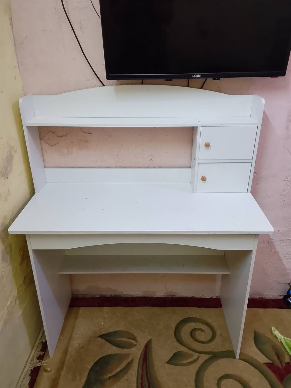 السلام عليكم ميز للبيع سريع كلش نضيف واي كسر مابي جديد بعده سعره 50 وبيه مجال للاستفسار الاتصال على الرقم أو مراسلت الصفحه *********** عنواني صلاح الدين قضاء بلد
