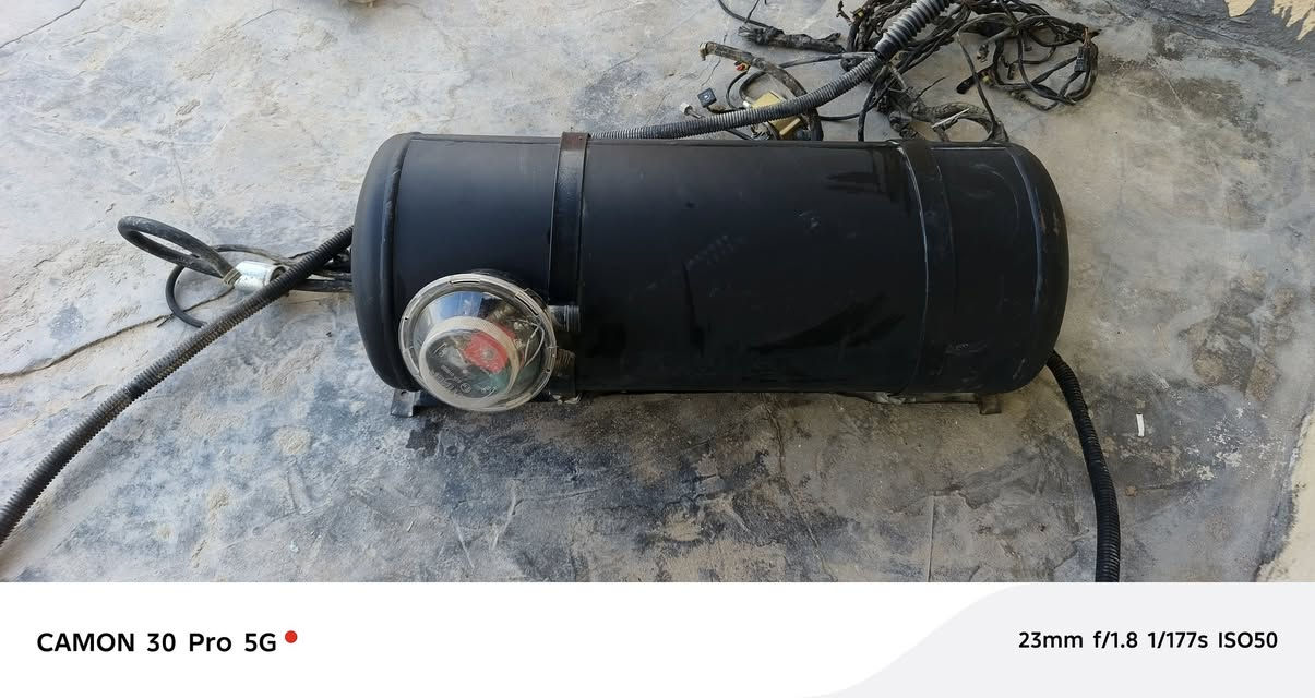 منضومة غاز ٦٠ لتر للبيع شقاله كامله 
استخدام قليل السعر(  300 ) مكاني زبير
التصال ***********
