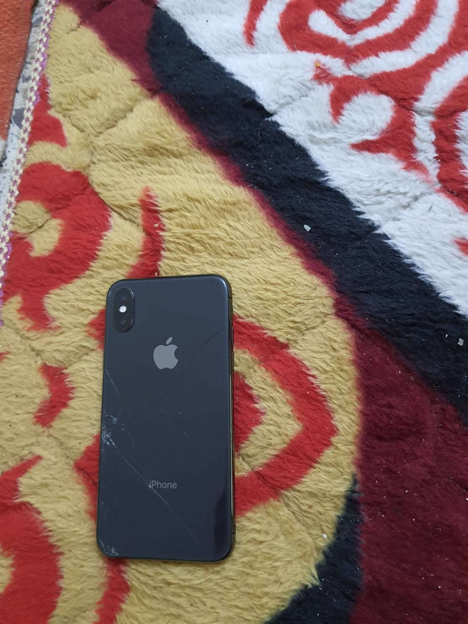 ايفون اكس عادي ذاكره ٢٥٦ جهاز مستبدل بي شاشه اصليه فقط جهاز شغال سعره ٩٥ الف مراسله واتساب *********** عنواني بغداد
