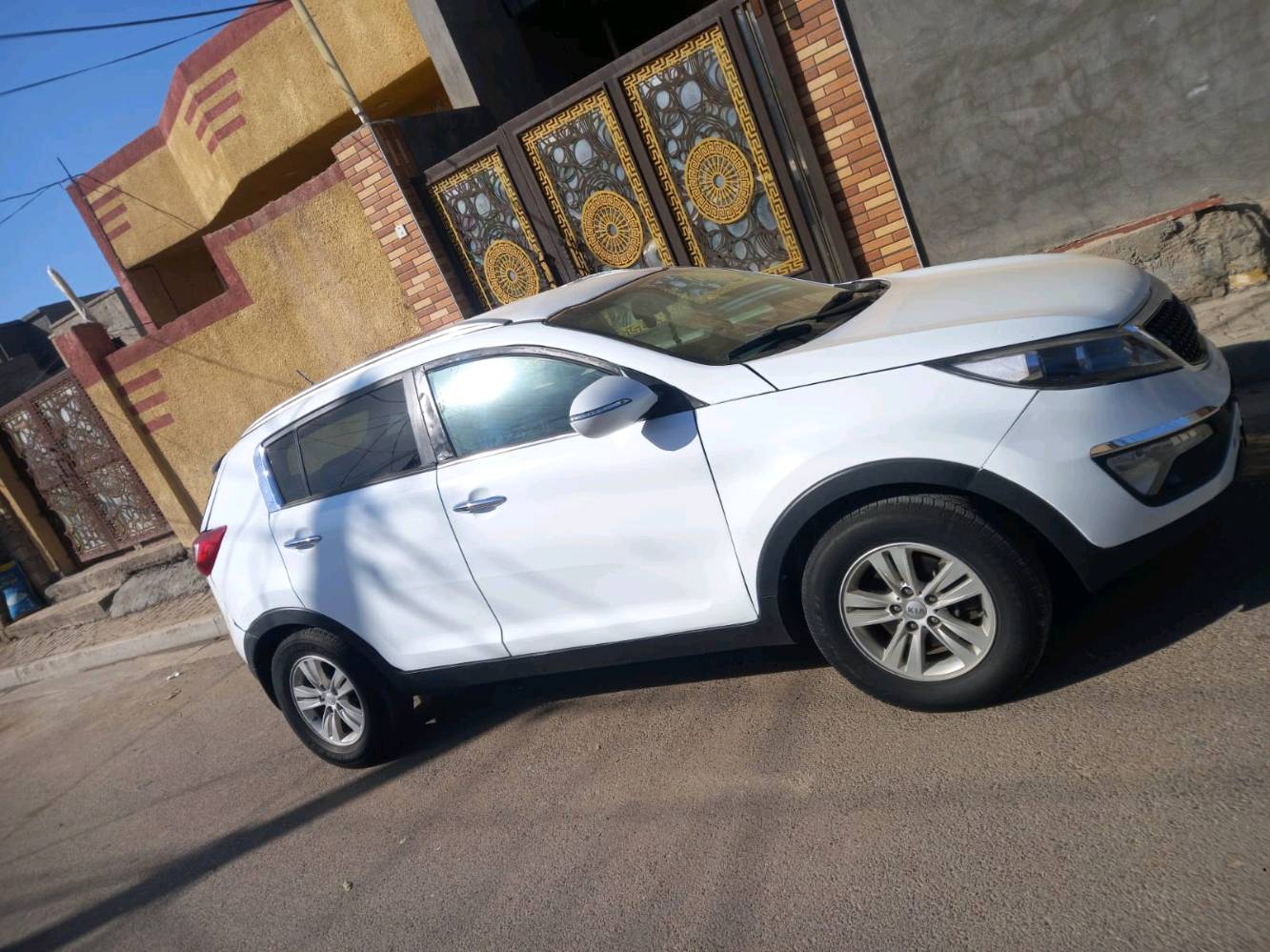 سلام عليكم كيه سبورتج موديل ٢٠١٥ خليجي دوش مصبوقه عام متجايه تجيه كلش خفيفه مكفوله من كص مكان سياره لطيفيه بغداد السعر ١٠٤ مستعجل على بيعته رقم ***********