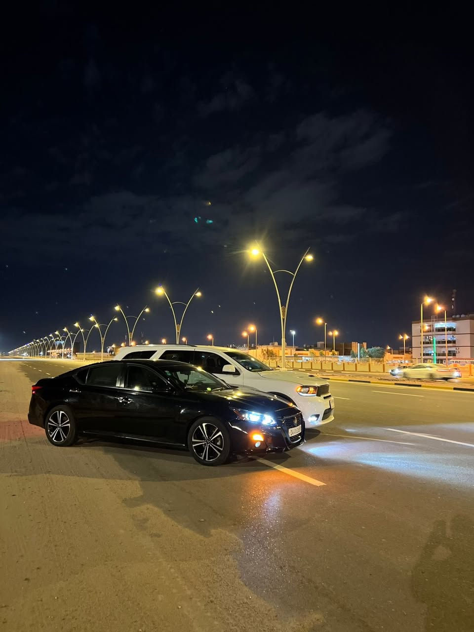 🙋🏽‍♂️
السلام عليكم
نيسان التيما. 2020 وارد أمريكي  السياره ما بدل بيه ولا قطعه ضربته الكيس مال دهن ومبدل الأصلي. حره بصره باسمي السياره
***********
السعر148 وبيها مجال
