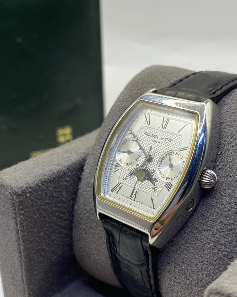 ‏Frederique Constant Geneve
كاملة المُرفقات 
رجالي 
سنتر للتاريخ و ايام الاسبوع و الدورة القمرية للشهر كاملًا 
ابعاد الساعة ٣٠*٣٧ 
اساسية بالكامل 
نظافة جيدة


**إذا كنت صاحب هذا الإعلان وتريد حذفه لأي سبب، رجاءا أرسل رسالة إلى الدعم الفني**
