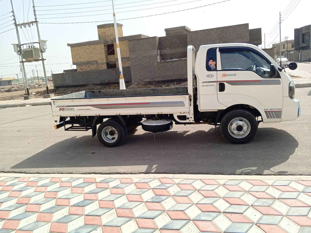 سلام عليكم سياره للبيع ٢٠١٥ سياره مكفولة كفاله عامه تحويل مباشر  الشراي يتصل وبي خير ويدلل ***********
