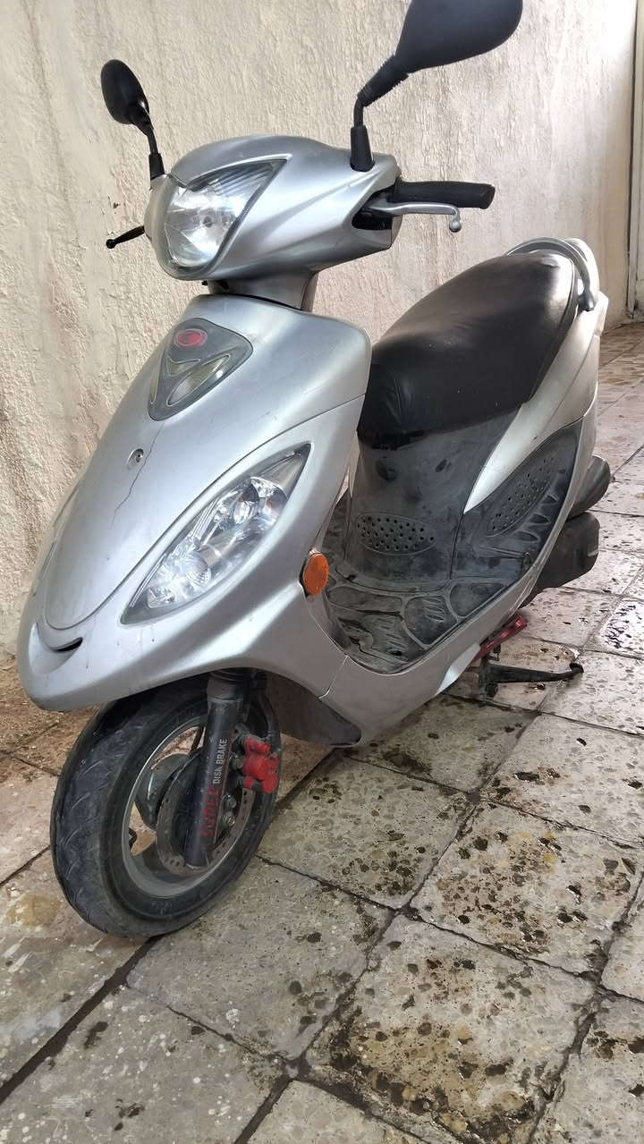 دراجة كامكو للبيع بشهر 11 طلعت من الوكيل السعر 700 وبيها مجال قليل النجف الاشرف حي الانصار ***********
