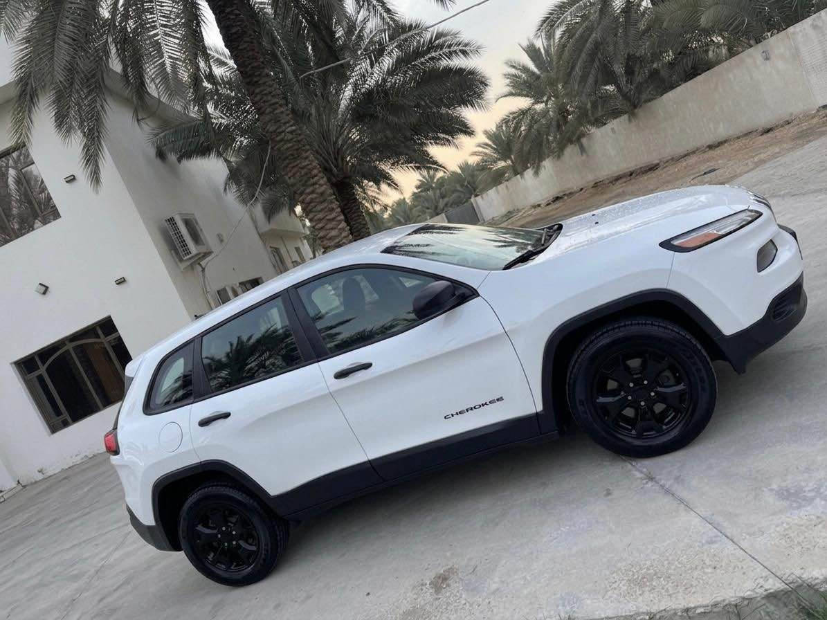 مرحبا اخوان 
جيب شيروكي بزون خليجي موديل ٢٠١٥ خليجي مكينه ٤
ماشيه ٧٨ رقم بابل بيها صبغ اقل القطعه سياره جديده مكينه وگير مكفولات واللي يشتري ياخذ سونار السعر ١١٣ وبيها مجال مكانها بابل مسيب *********** المحاويل, بابل
