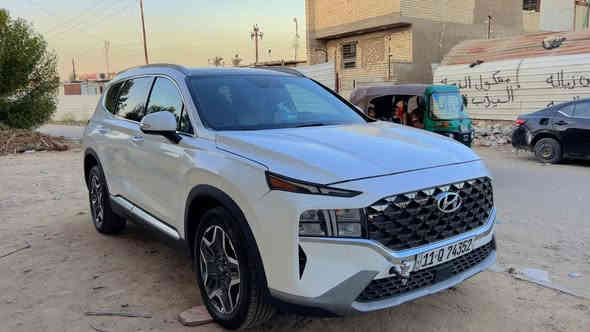 السلام عليكم سنتافي هايبرد ٢٠٢٣ فول ١ على١ ماشيه ١٣ الف سياره جاهزه ماتصرف عليه الف ٤ كامرات بنوراما كشنات كهرباء تدفىه جلد  بردات ابواب رادارات حساسات اربع انضمه قياده جنطه كهرباء هواي بيه مواصفات حادث جاملق وبنيد بدون دواخل صور الحادث مرفقه بل منشور ترهم مرواوس السعر ٢٢٥ وبيه مجال بغداد المعامل رقم الهاتف ***********
