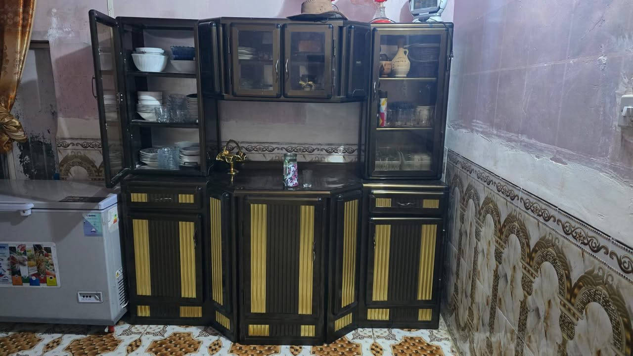 السلام عليكم كاونتر شكل معرض مترين فصال السعر 350 بي مجال***********
