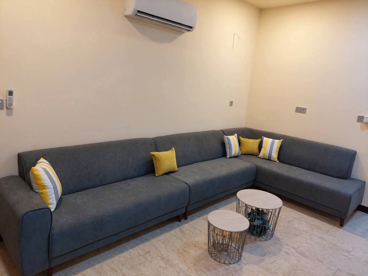 75متر للبيع الامين قريب على الفلكة  المشجرة جهة سنتر ليمونه بداية الفرع
بناء 2023 
 طابقين  3 نوم صالة مطبخ خدمات صحية
***********
