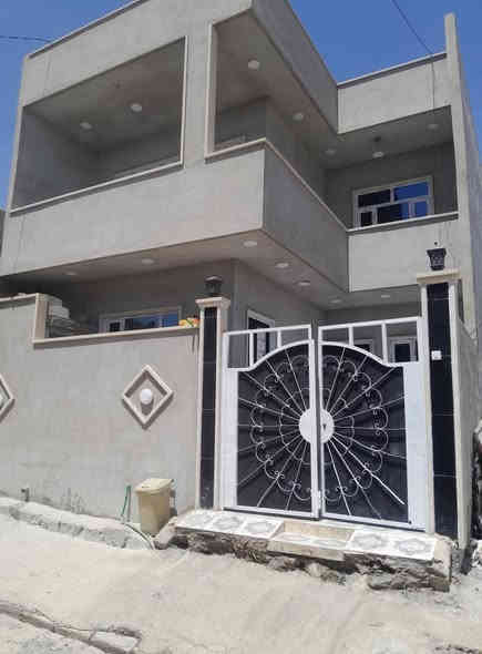 بيع مستعجل
بيت سند زراعي زهور
بيها كارت بلديه
 بيها قرار محكمه لي تمليك
بيت في مربع دهبي لبيع
موقع اول شارع صناعه قوصيات 
بيت بناء حديث 
 بيت فول 
مساحه160متر واجهة 8عمق 20
بيت طابقين الطابق الاول يحتوي على غرفتين نوم وهول واستقبال ومطبخ حار +بارد ومشتملات
 الطابق الثاني 3غرف نوم وصحيات وهول بيت ٥ غرف نوم

                    ***********
