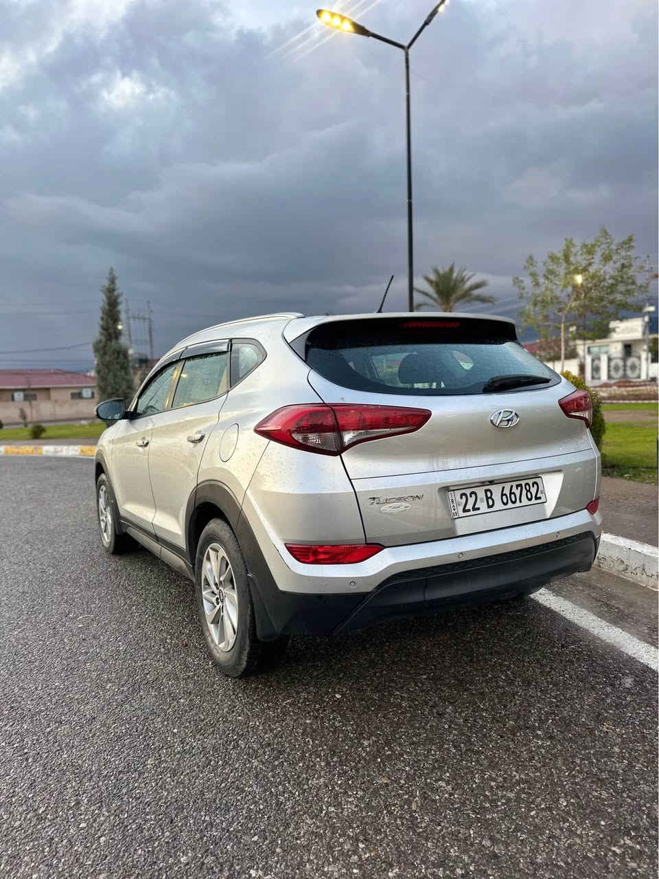 سلام وعليكم اخون توكسان خليجي بدون حادث بدون صبغ بيهه شخوط بيهه كم صبع تكحيل بس بدون حادث ماشيه 136الف كيلو موديل 2018 لون سلفر السياره حلوه مابيهه اي عيوب فقط بيع وفقط نقد مااراوس اي ستفسار اتصل *********** أربيل, العراق
