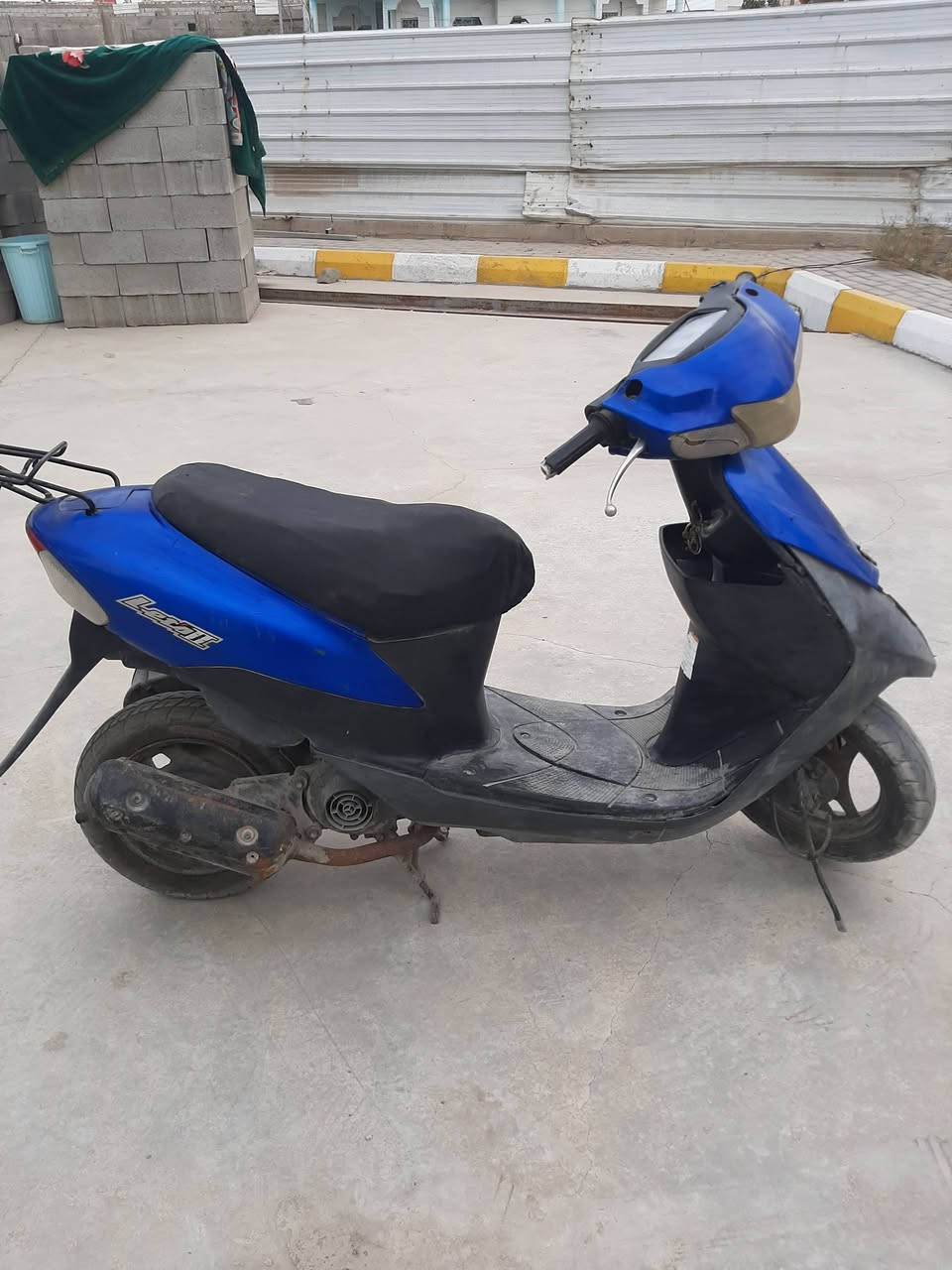 وزوازه خفاش شغاله نكرة سلف ناقصه بس ماشه الاماميه السعر ١٥٠ وبيها مجال قليل. ***********
