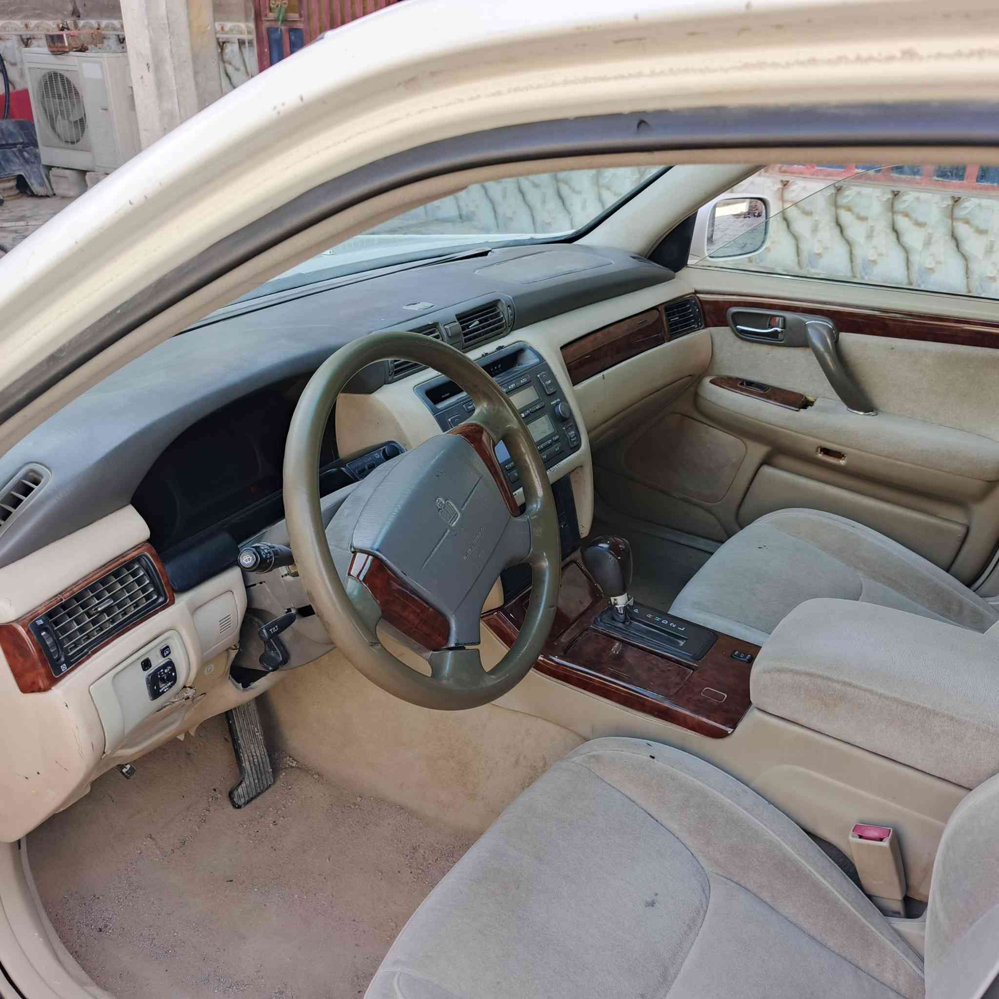 سلام عليكم 
ملكة للبيع 
بيها كصه
مكينة vvt
بيها استمارة حجز تسجيل جديد 
السعر 33 وبيها مجال
المكان البصرة سفوان 
***********
